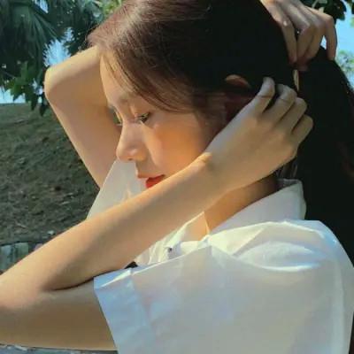 超火的温柔高清女生头像图片