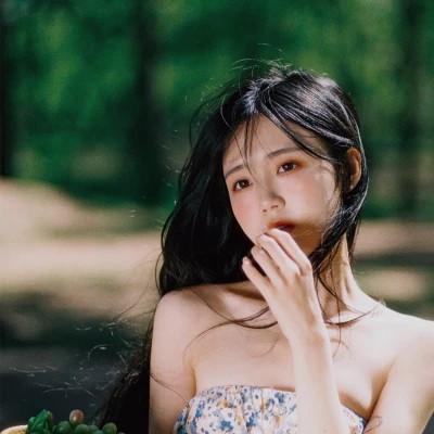 森系文艺女生头像高清