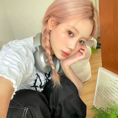 高级氛围感的微信女生头像图片
