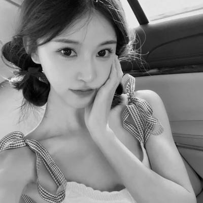 高质量真人黑白女头