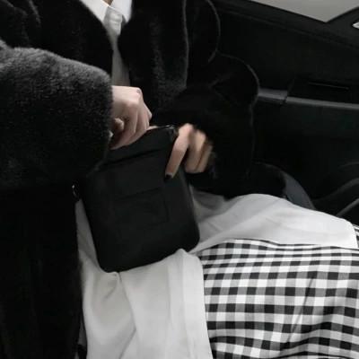 高级黑部位女生头像