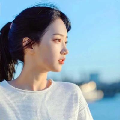 超火的温柔高清女生头像图片