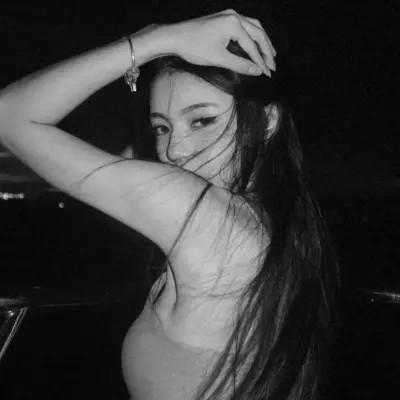 好看的黑白氛围感女头图片