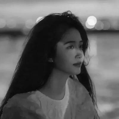 好看的黑白氛围感女头图片