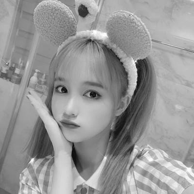 闺蜜头像四人真人女黑白