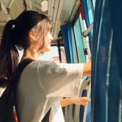 超火的温柔高清女生头像图片