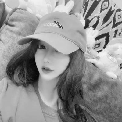 闺蜜头像四人真人女黑白