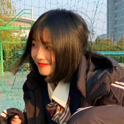 超火的温柔高清女生头像图片