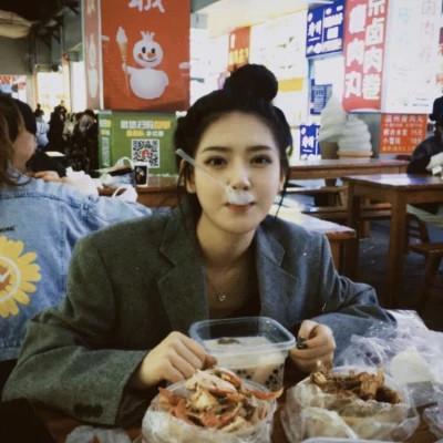 胶片女头像真人高清图片