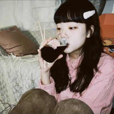 胶片女头像真人高清图片