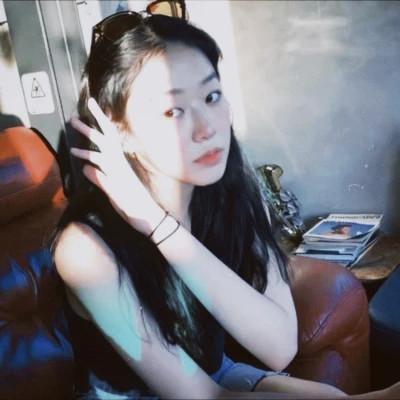 胶片女头像真人高清图片
