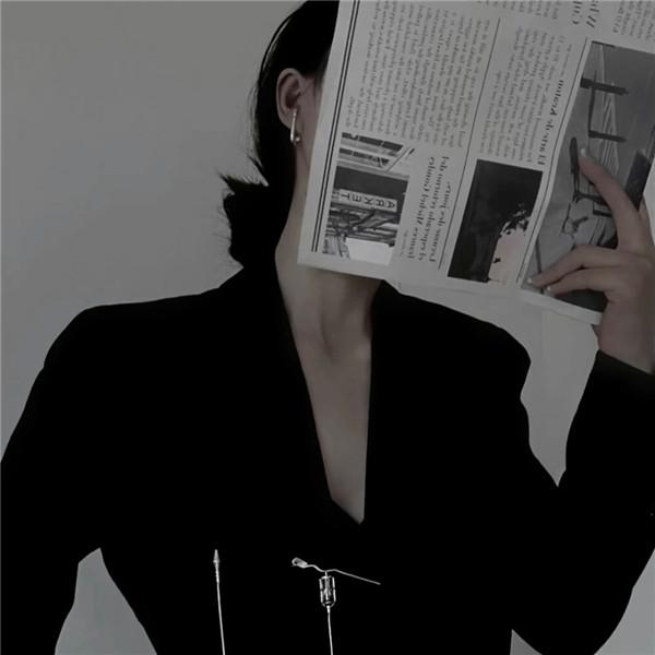 黑色高级感女生头像 高清好看的黑色系冷艳高贵女生头像图片
