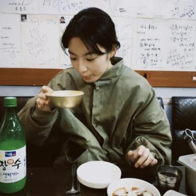 胶片女头像真人高清图片