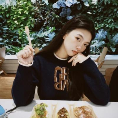 胶片女头像真人高清图片