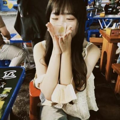 胶片女头像真人高清图片