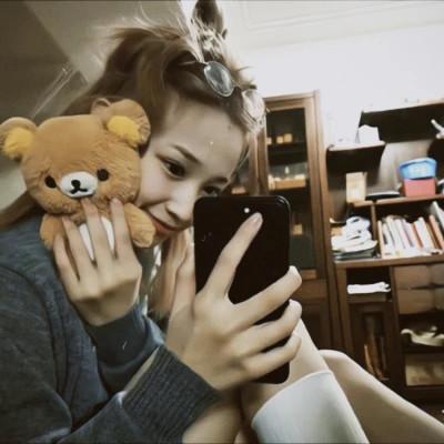 胶片女头像真人高清图片