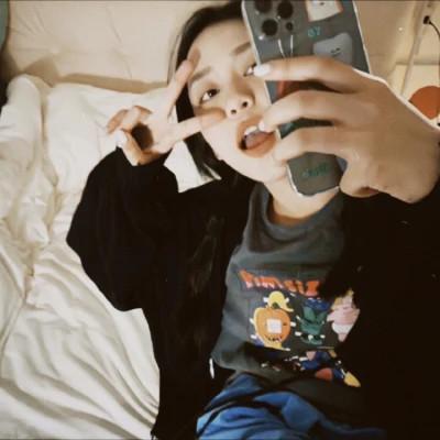 胶片女头像真人高清图片