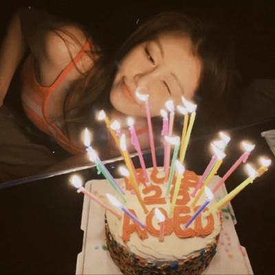 胶片女头像真人高清图片
