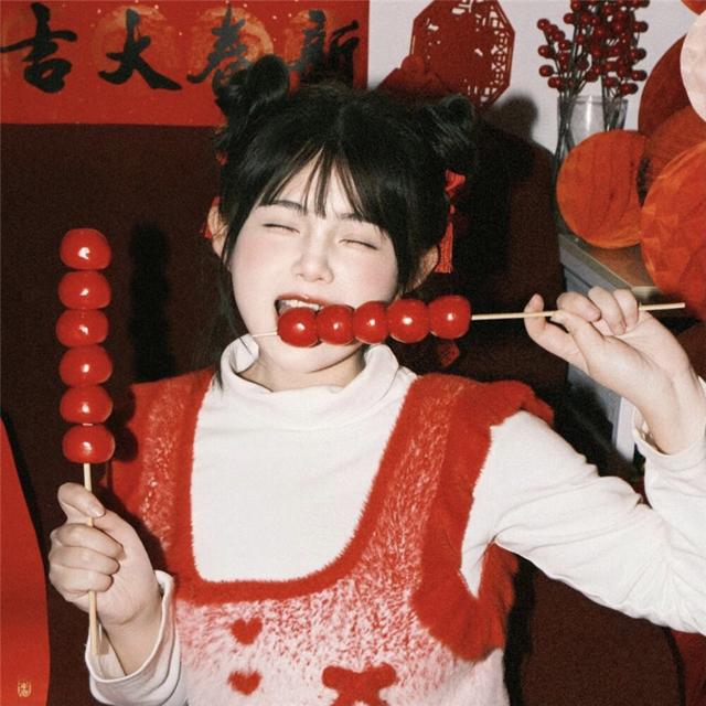 甜美可爱新年红色女生头像图片