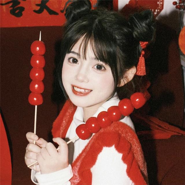 甜美可爱新年红色女生头像图片