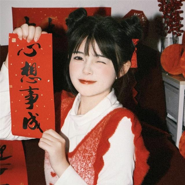 甜美可爱新年红色女生头像图片