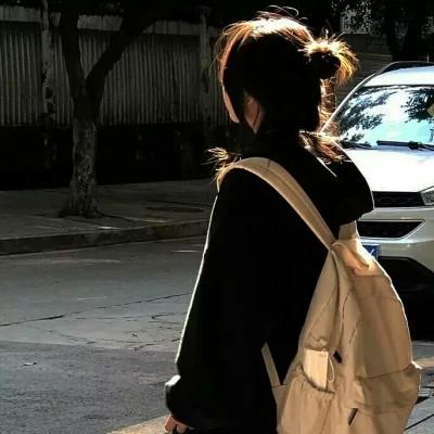 女头像真人图片背影