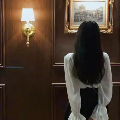 女头像真人图片背影
