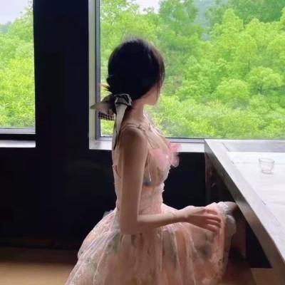 女头像真人图片背影