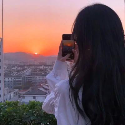 女头像真人图片背影