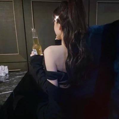 女头像真人图片背影