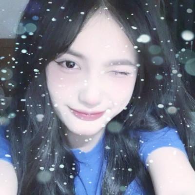 冰雪系少女头像 高清雪花飘落的女生头像图片