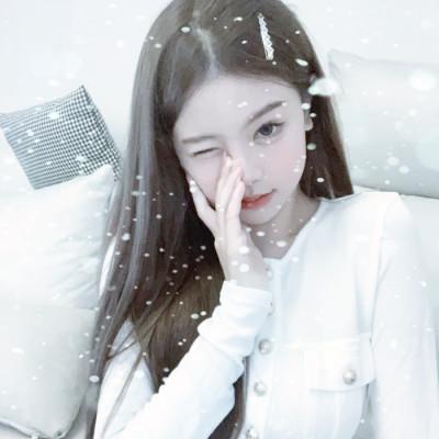 冰雪系少女头像 高清雪花飘落的女生头像图片