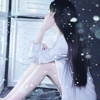 冰雪系少女头像 高清雪花飘落的女生头像图片