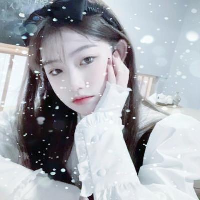 冰雪系少女头像 高清雪花飘落的女生头像图片