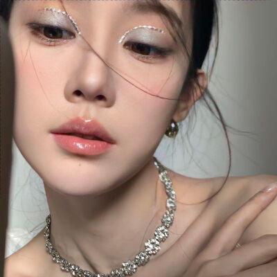 可盐可甜的女生头像真人照片