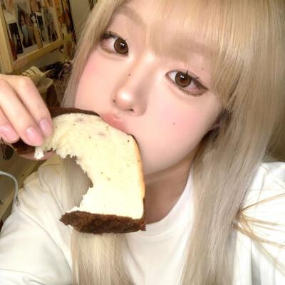 可盐可甜的女生头像真人照片