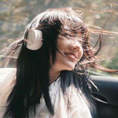 可盐可甜的女生头像真人照片
