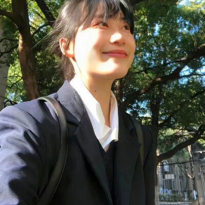可盐可甜的女生头像真人照片