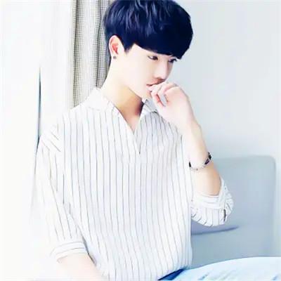 cp头像真人情侣一左一右 想要和你恋爱