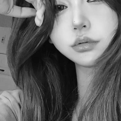 女生头像高级小众高冷黑白
