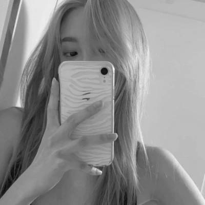 女生头像高级小众高冷黑白