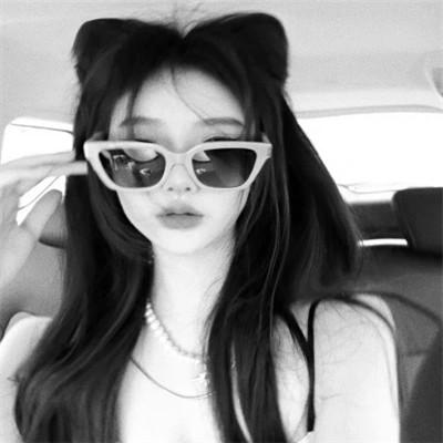 女生头像高级小众高冷黑白