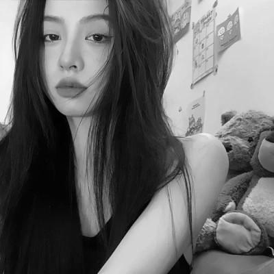 女生头像高级小众高冷黑白