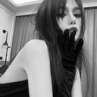 女生头像高级小众高冷黑白