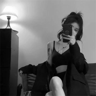 女生头像高级小众高冷黑白