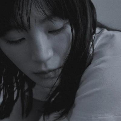 孤傲冷艳淡漠女生头像
