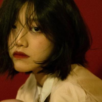 孤傲冷艳淡漠女生头像