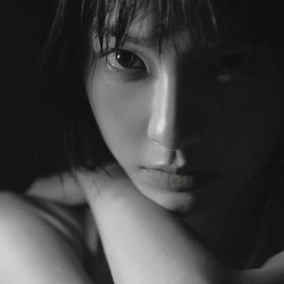 孤傲冷艳淡漠女生头像
