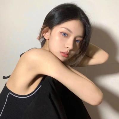 孤傲冷艳淡漠女生头像