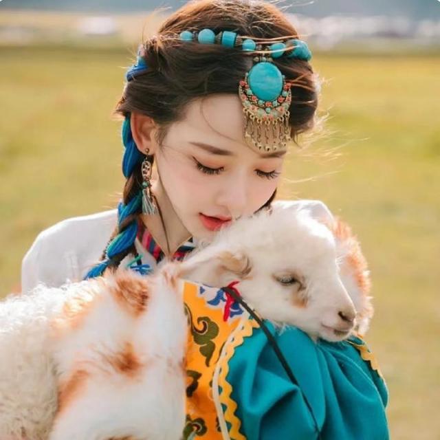 唯美草原女生头像图片